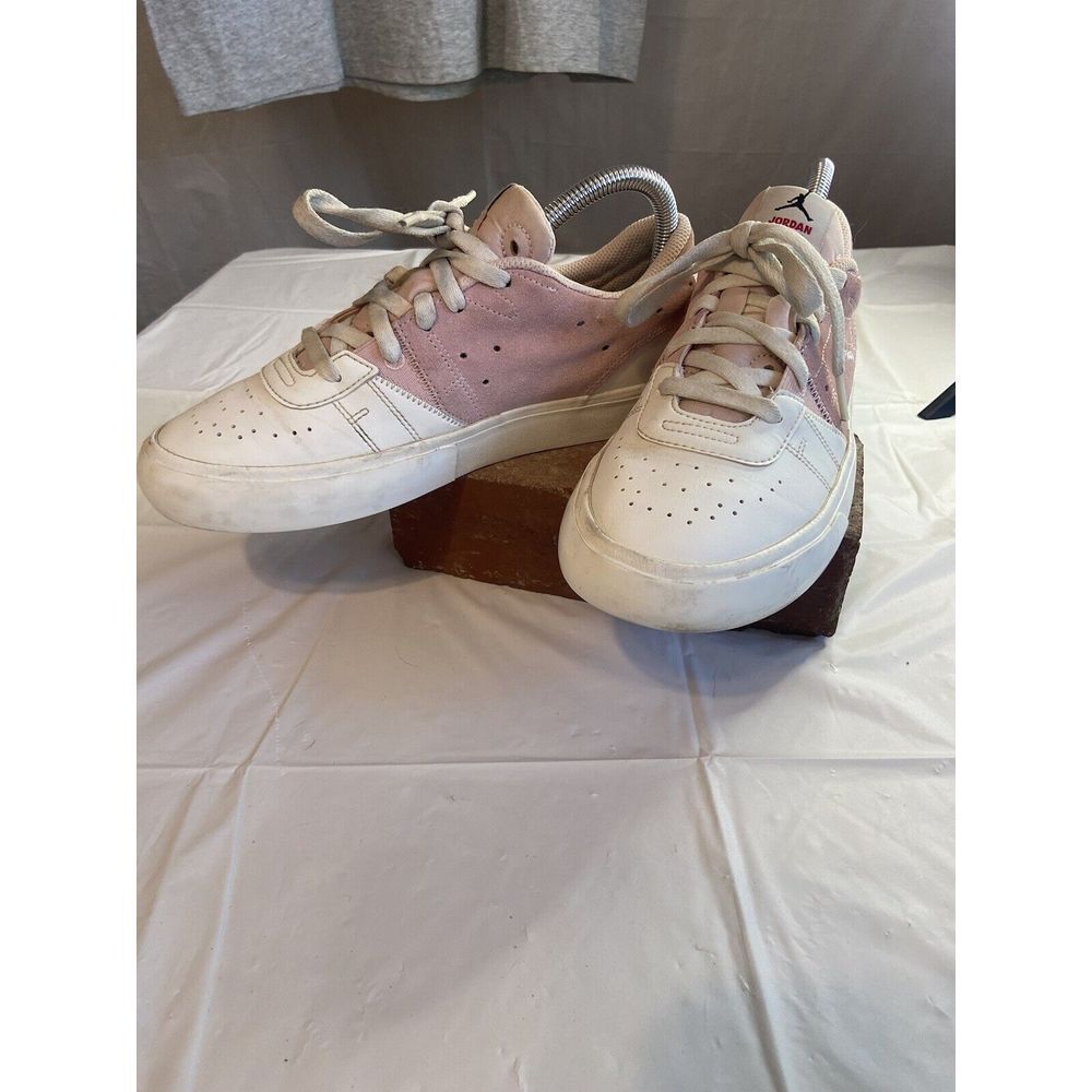 Women's Nike Jordon Serise Es Atomsphere Pink & W… - image 2